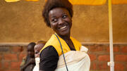 Después de que un embarazo adolescente los separara, una familia en Rwanda se reencontró
